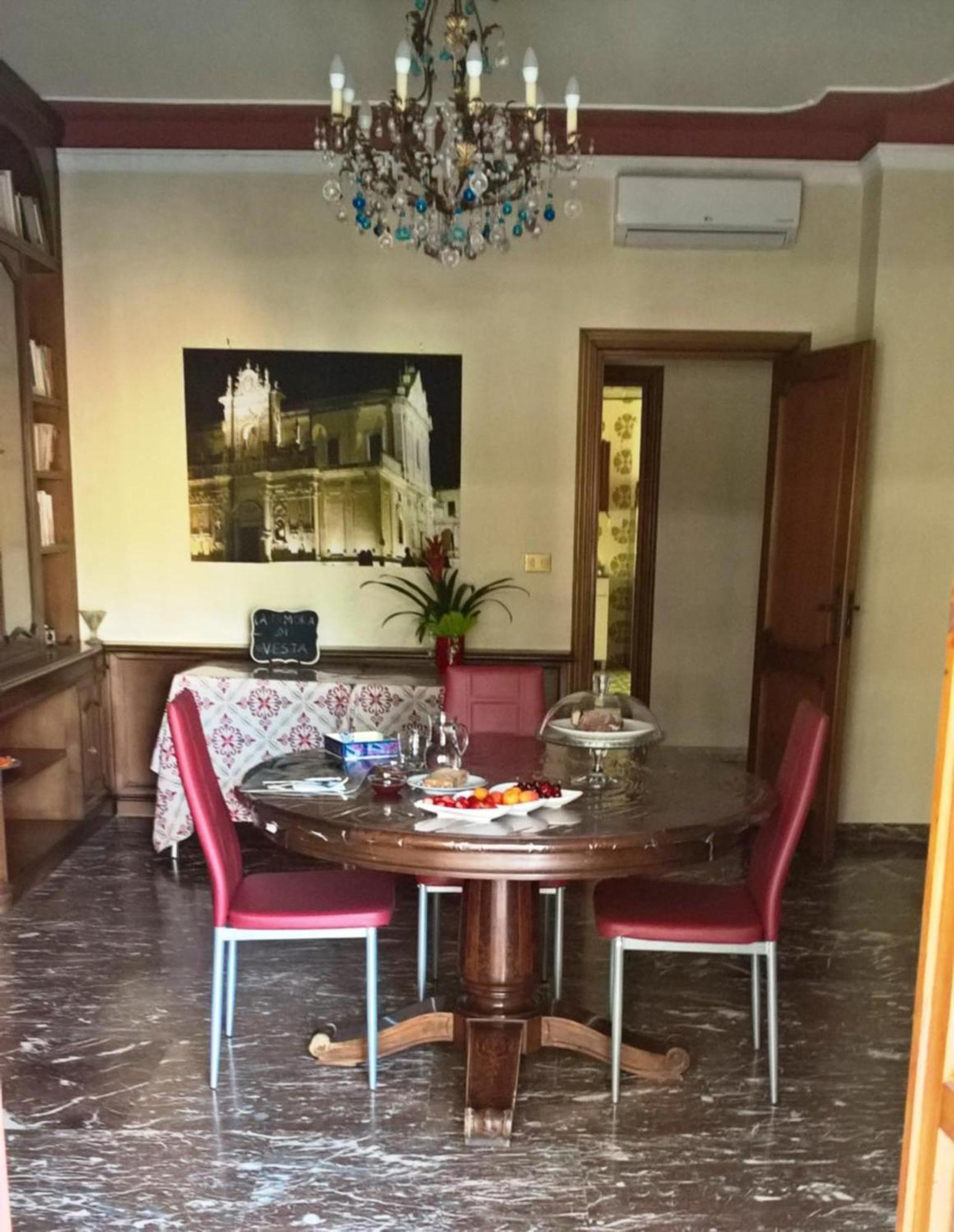 La Dimora Di Vesta Acomodação com café da manhã Lecce Exterior foto