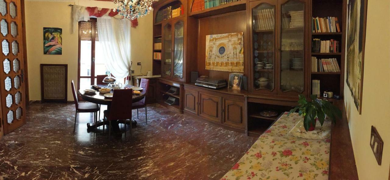 La Dimora Di Vesta Acomodação com café da manhã Lecce Exterior foto