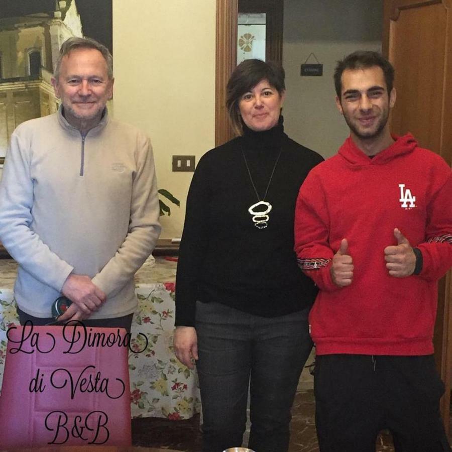 La Dimora Di Vesta Acomodação com café da manhã Lecce Exterior foto